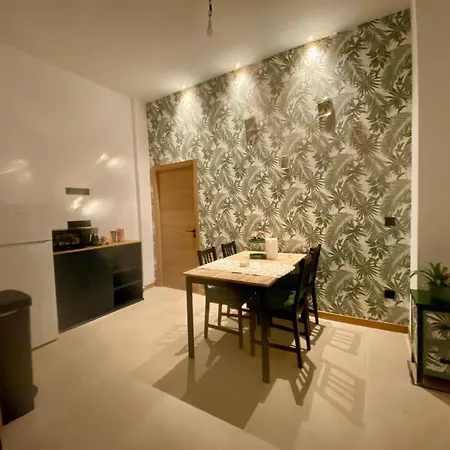 Castro Vut 7712 As Apartman *